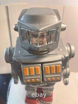1960's Working HORIKAWA S. H JAPAN 12 BOX TINPLATE BATT OP SUPER ASTRONAUT ROBOT