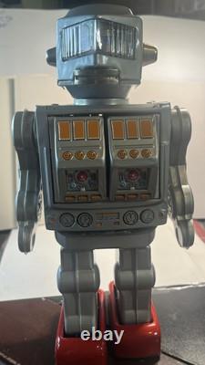 1960's Working HORIKAWA S. H JAPAN 12 BOX TINPLATE BATT OP SUPER ASTRONAUT ROBOT