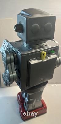 1960's Working HORIKAWA S. H JAPAN 12 BOX TINPLATE BATT OP SUPER ASTRONAUT ROBOT