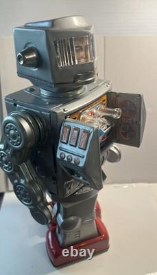 1960's Working HORIKAWA S. H JAPAN 12 BOX TINPLATE BATT OP SUPER ASTRONAUT ROBOT