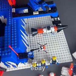 1993 LEGO 6983 Space Ice Station Odyssey 100% Complete with Manual Extra Mini Fig