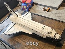 2002 MEGA BLOKS PROBUILDER #9736 SPACE SHUTTLE ENDEAVOUR (COMPLETE With BOX/INS.)