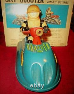 AMAZING VINTAGE PLASTIC SPACE SKY SCOOTER B/O JAPAN FROM EARLY 70s