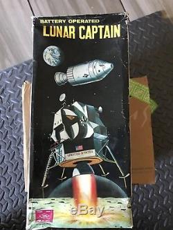 APOLLO LUNAR Captain TOY VINTAGE BATTERY OPERATED
