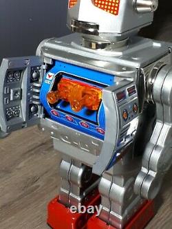 Brand New Japan Metal House Super Space Giant Robot Battery Op Tin Toy Vintage
