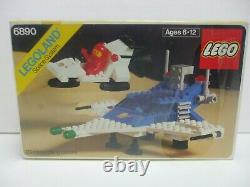Classic 1982 Lego Space COSMIC CRUISER 6890 New in Factory Sealed Box