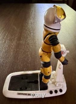 Excellent Vintage 1966 Mattel Major Matt Mason's Doug Davis & Space Sled