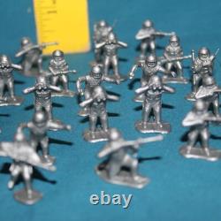 GIANT TOY CO. Space Age Men Alien figures vintage 1960's plastic astronauts