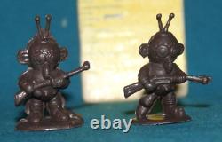 GIANT TOY CO. Space Age Men Alien figures vintage 1960's plastic astronauts