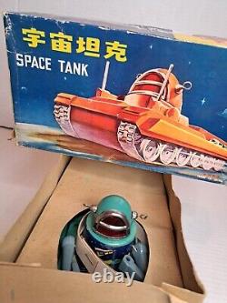 Gyro Action SPACE TANK Vintage 1960's Battery Operated with Box Near Mint RARE