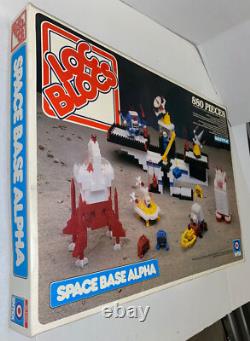 INCOMPLETE Vintage 1982 Entex Toy Loc Blocs Space Base Alpha #1425 DIA Blocks
