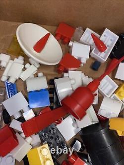 INCOMPLETE Vintage 1982 Entex Toy Loc Blocs Space Base Alpha #1425 DIA Blocks