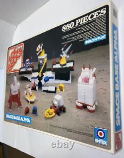 INCOMPLETE Vintage 1982 Entex Toy Loc Blocs Space Base Alpha #1425 DIA Blocks