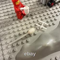 LEGO 1984 Classic Space 6971 Inter-Galactic Command Base Missing Parts