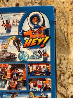 LEGO CITY Arctic 60036 Arctic Base Camp RETIRED Complete Set/Polar Bear/Dogs