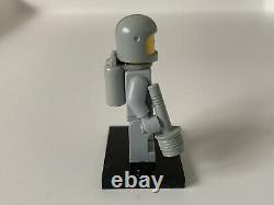 LEGO Classic Vintage Grey Space Astronaut Minifigure & Accessories Ultra Rare