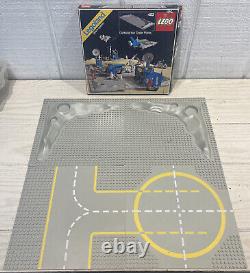 LEGO LEGOLAND Space System 453 Crater Plates 454 Landing Plates withBox