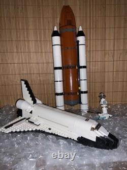 LEGO Sculptures Shuttle Expedition 10231 Retired (2011) Shuttle boosters RARE