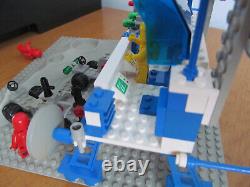 LEGO Space Supply Station (6930) (Vintage)