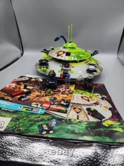 LEGO Space UFO Alien Avenger (6975) Withinstructions And 4 Figures