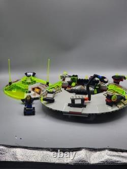 LEGO Space UFO Alien Avenger (6975) Withinstructions And 4 Figures