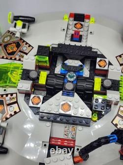 LEGO Space UFO Alien Avenger (6975) Withinstructions And 4 Figures