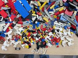 LEGO VINTAGE BULK COLLECTION with figures 5.65kgs train, city, castle, space