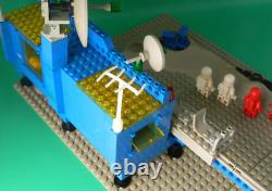 LEGO Vintage Classic Space 6970 Command Base Beta-1 instructions complete 2