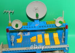 LEGO Vintage Classic Space 6970 Command Base Beta-1 instructions complete 3