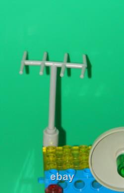 LEGO Vintage Classic Space 6970 Command Base Beta-1 instructions complete 3