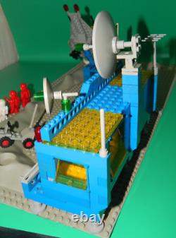 LEGO Vintage Classic Space 6970 Command Base Beta-1 instructions complete 3