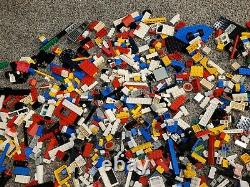 LEGO Vintage Lot 5.5 pounds Bulk Parts Pieces Castle Pirates Space 50 Minifigs