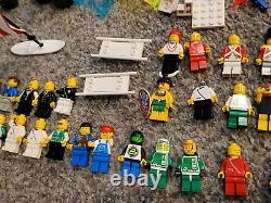 LEGO Vintage Lot 5.5 pounds Bulk Parts Pieces Castle Pirates Space 50 Minifigs