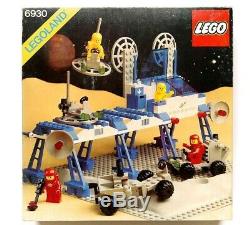 LEGO Vintage Space Bundle, 6930, 928, Bonus 2 x Mini-Figure, Instructions, Boxed