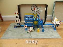 Lego Space 6971 Inter-Galactic Command Base -1984 Vintage set
