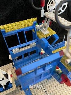 Lego Space 6971 Inter-Galactic Space Station Alpha Command Base-Complete Vintage