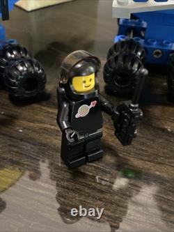 Lego Vintage Space Set 6928 With Minifigures and Manual In Near Mint Condition