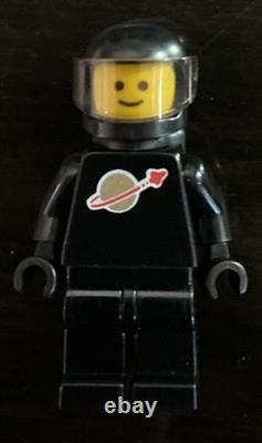 Lego Vintage Space Set 6928 With Minifigures and Manual In Near Mint Condition