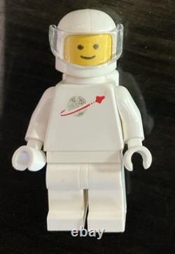 Lego Vintage Space Set 6928 With Minifigures and Manual In Near Mint Condition