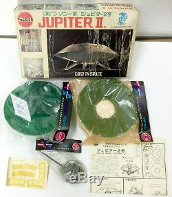 Lost in Space Jupiter II plastic model kit vintage 1967 Maruzan Japan Marusan
