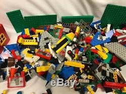 Lot of Vintage 80s Legos, Minifigures, Etc 7+ lbs. Many Different Themes