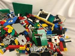 Lot of Vintage 80s Legos, Minifigures, Etc 7+ lbs. Many Different Themes