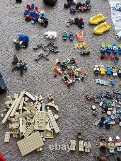 MASSIVE Lot 17 LB 90s LEGO MiniFigures /Space/Town/City/Ninja Vintage UFO