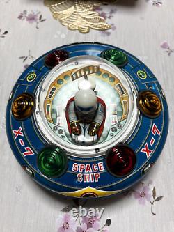 MASUDAYA TIN toy X-7 Space Ship Flying Saucer Made in Japan Vintage
