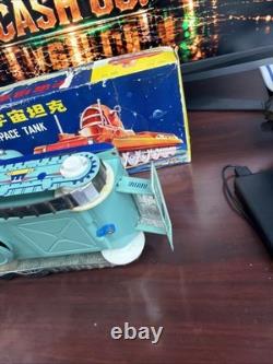 ME 091 VINTAGE SPACE TANK SPACE TOY TIN LITHO IN ORIGINAL BOX 1960s WORKING