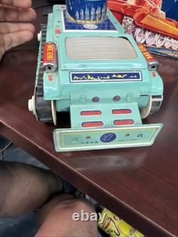 ME 091 VINTAGE SPACE TANK SPACE TOY TIN LITHO IN ORIGINAL BOX 1960s WORKING