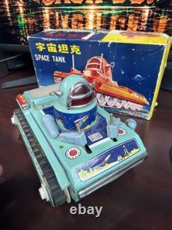 ME 091 VINTAGE SPACE TANK SPACE TOY TIN LITHO IN ORIGINAL BOX 1960s WORKING