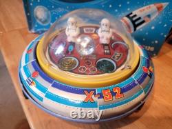 Nice Vintage Aa Battery Operated Space Ship X-52 Flying Saucer In Box