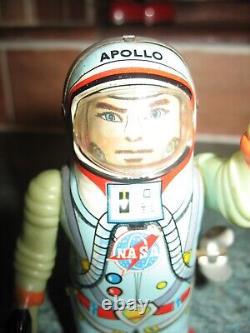 Nice Vintage Spaceman Tin Toy Shudo Wind Up Tinplate Apollo Nasa Astronaut Robot