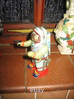 Nice Vintage Spaceman Tin Toy Shudo Wind Up Tinplate Apollo Nasa Astronaut Robot